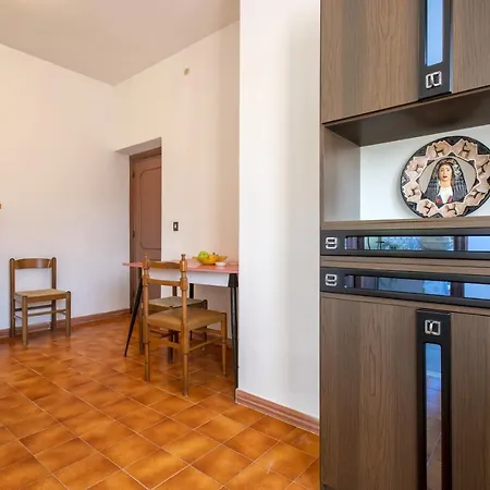 Holiday home Spacious In Costa Rossa Trinita d'Agultu e Vignola