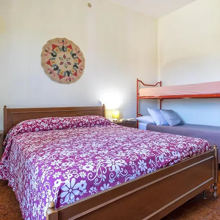 Holiday home Spacious In Costa Rossa Trinita d'Agultu e Vignola