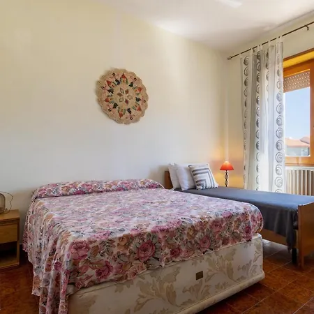 Vakantiehuis Spacious In Costa Rossa Trinità dʼAgultu