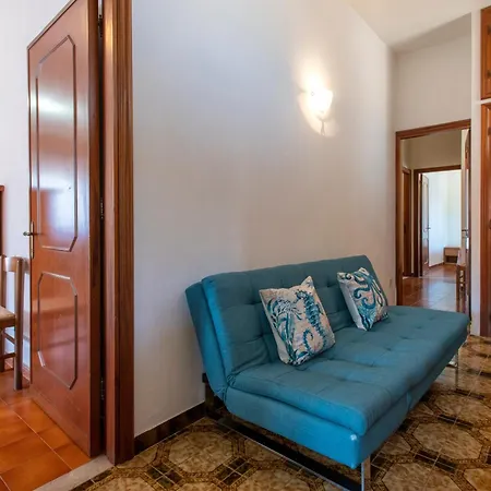 Spacious In Costa Rossa
