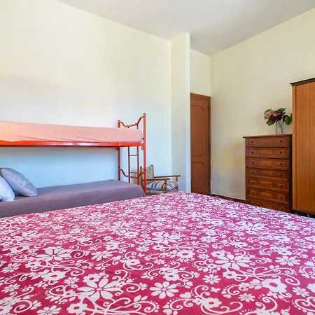 Spacious In Costa Rossa 度假居