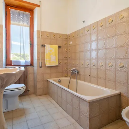 Spacious In Costa Rossa 度假居 *
