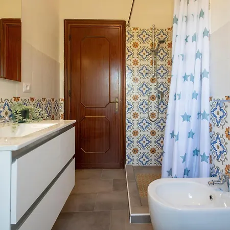 Spacious In Costa Rossa *