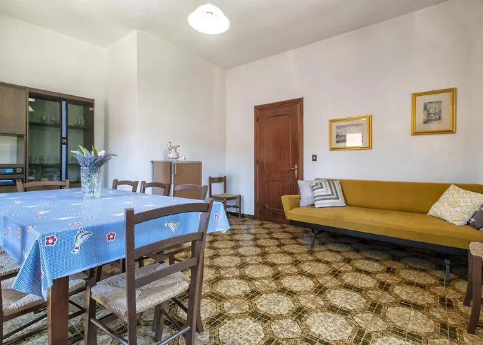 Nyaraló Spacious In Costa Rossa Trinità dʼAgultu